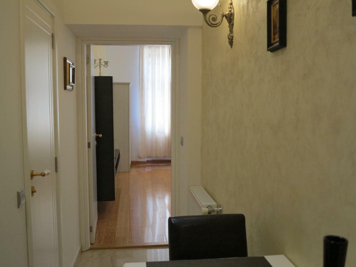Small Luxury Kapitol Apartment Vienna Exterior photo